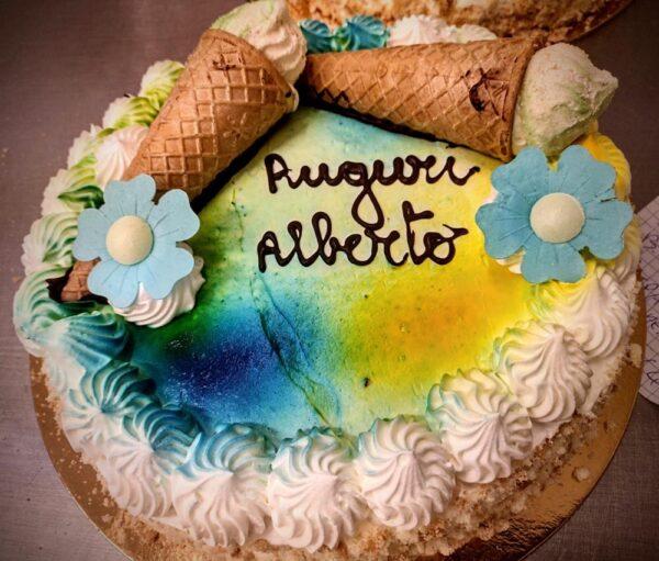Torte matrimonio, anniversario, laurea, feste e compleanni.